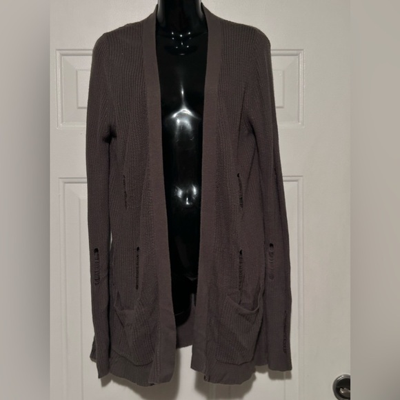 Buckle Day Trip BKE Distressed Gray Sweater Cardigan Womens Size Small - Picture 4 of 9